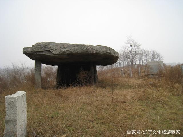 沈阳墓地讲述石棚