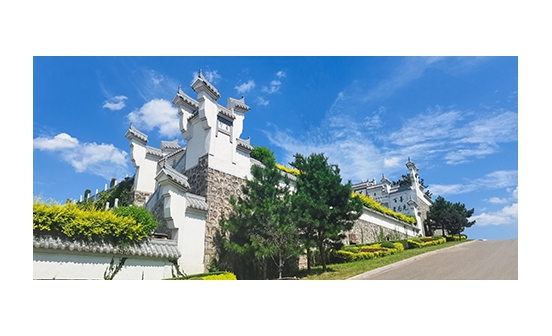 优化园区景观小品 提升物业服务管理标准——打造“城市中的花园公墓”